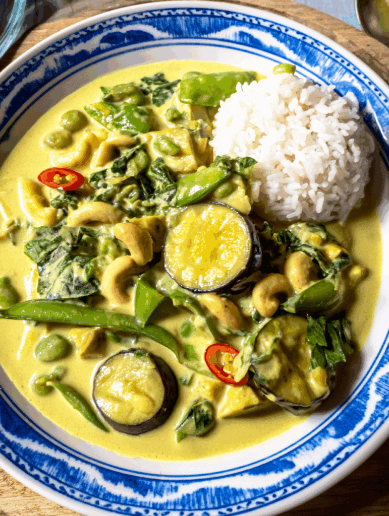 Grünes Curry mit Thai-Auberginen