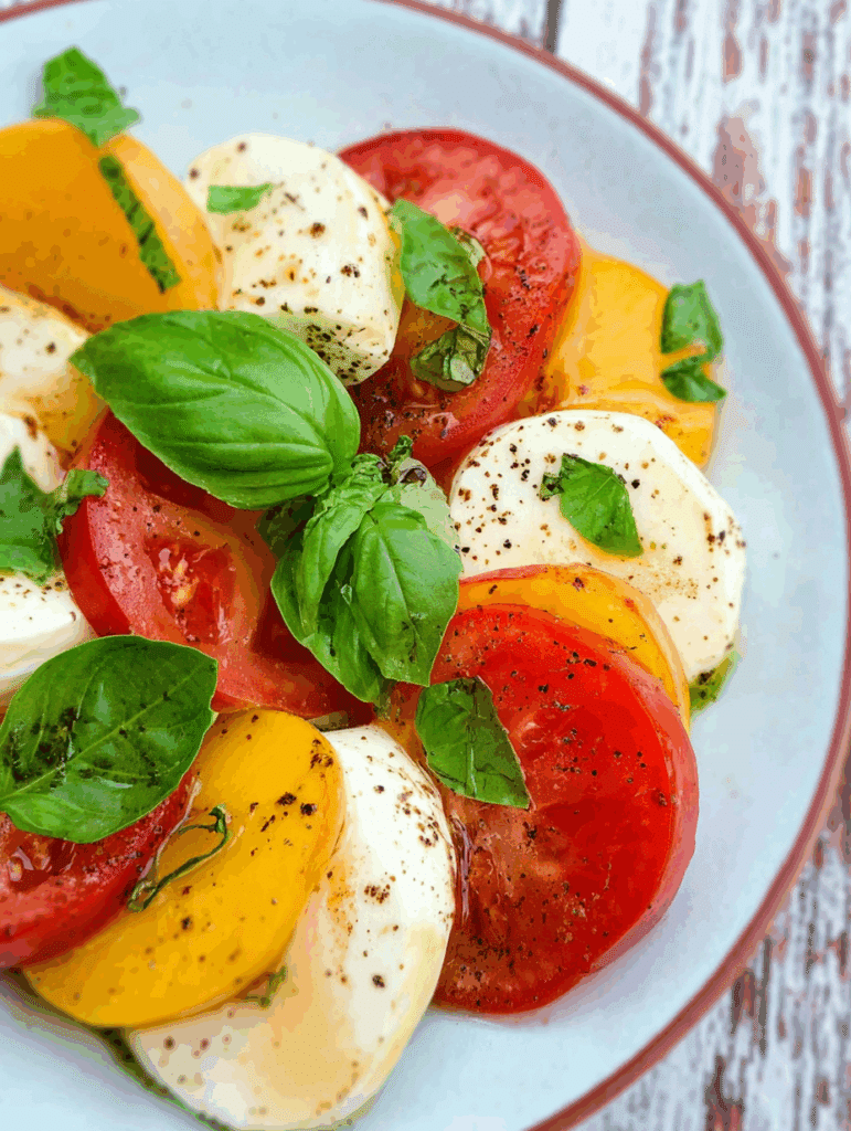 Pfirsich-Caprese-Salat