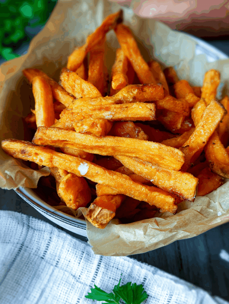 Süßkartoffel-Pommes aus der Heißluftfritteuse
