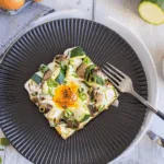 Vegetarisches Raclette mit Gemüse und Ei