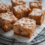 Saftiger Zimtschnecken-Apfelkuchen