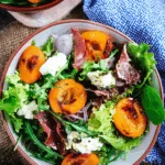 Salat mit gegrillten Aprikosen