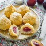 Zwetschgenknödel mit Kartoffelteig