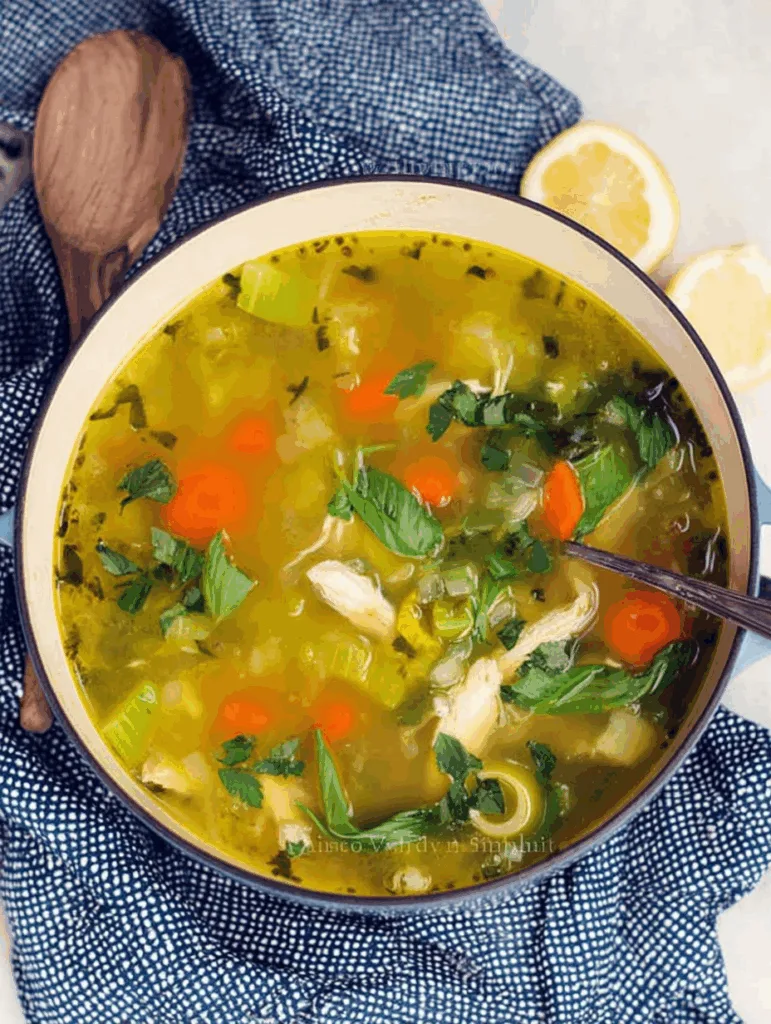 Immunstärkende Zitronen-Ingwer-Hühnersuppe