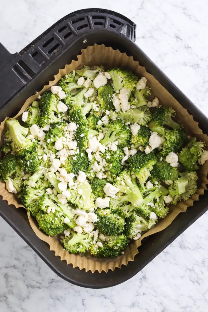 Airfryer Brokkoli mit Feta (unter 10 Minuten!)