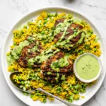 Peruanisches Hähnchen & Reis mit grüner Sauce