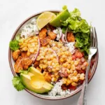 Würzige Street-Corn-Hähnchen-Bowl