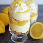 Einfaches Zitronen-Käsekuchen-Parfait-Rezept