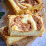 Karottenkuchen-Käsekuchen-Swirl-Riegel