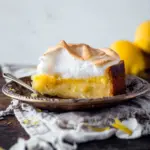 Klassischer Zitronen-Baiser-Kuchen