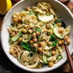 Zitronen-Kräuter-Pasta-Salat mit marinierten Kichererbsen