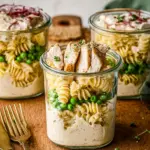 Cremiges proteinreiches Chicken Alfredo (Meal Prep Gläser!)