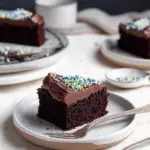 Einfacher Schokoladen-Blechkuchen