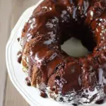 Saftiger Schokoladen-Gugelhupf