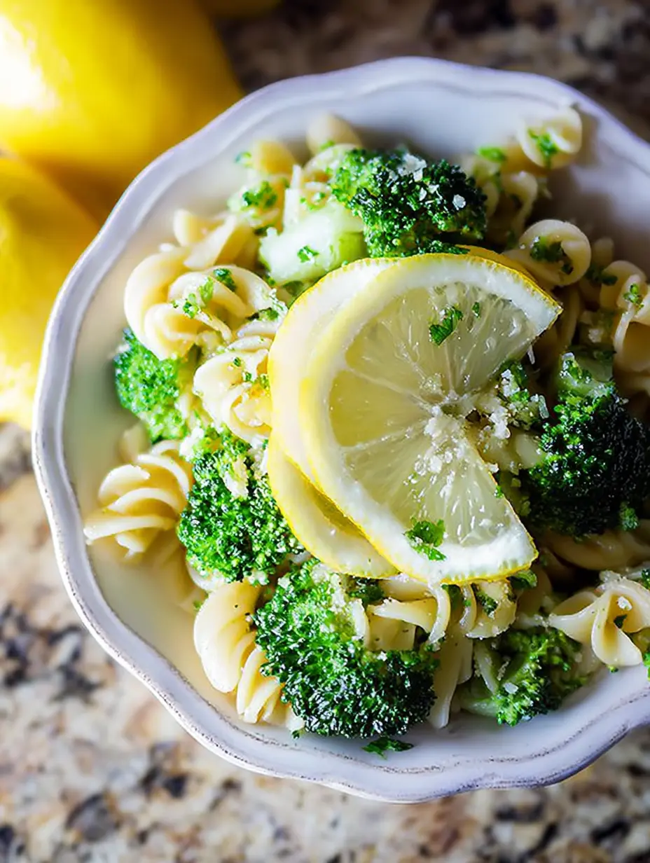 Zitronen-Knoblauch-Brokkoli-Nudelsalat
