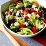 Amerikanischer griechischer Salat mit Salat